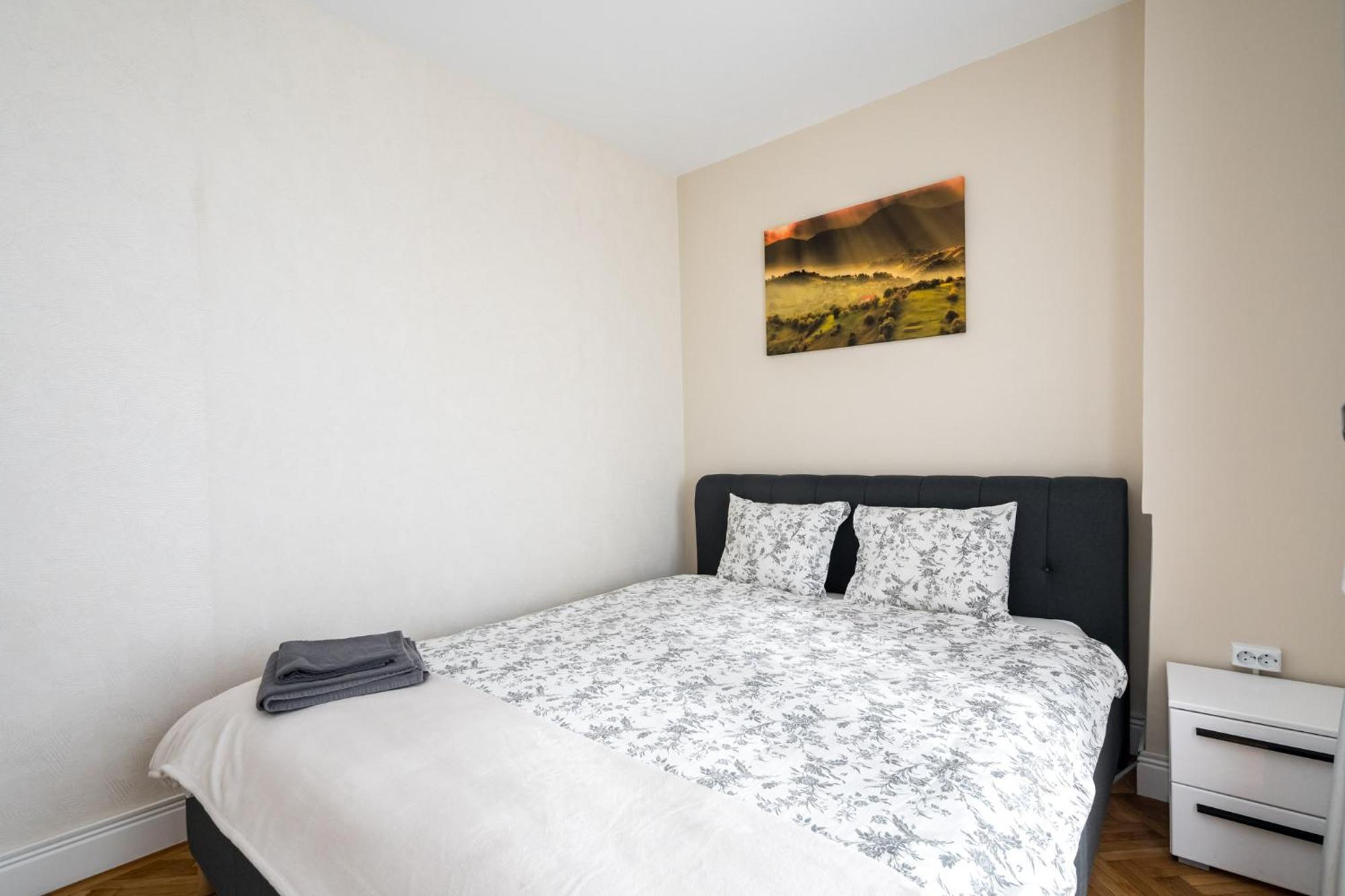 בוקרשט City View Apartment With Private Balcony מראה חיצוני תמונה