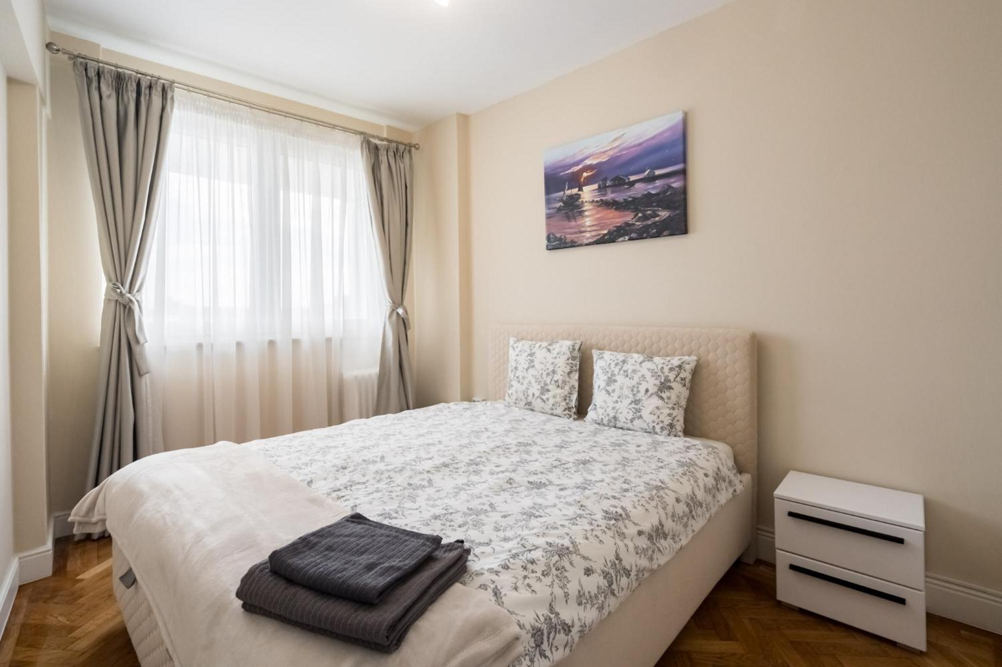בוקרשט City View Apartment With Private Balcony מראה חיצוני תמונה